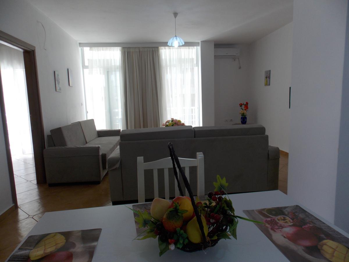 Zeta'S Apartments Sarande Exterior photo