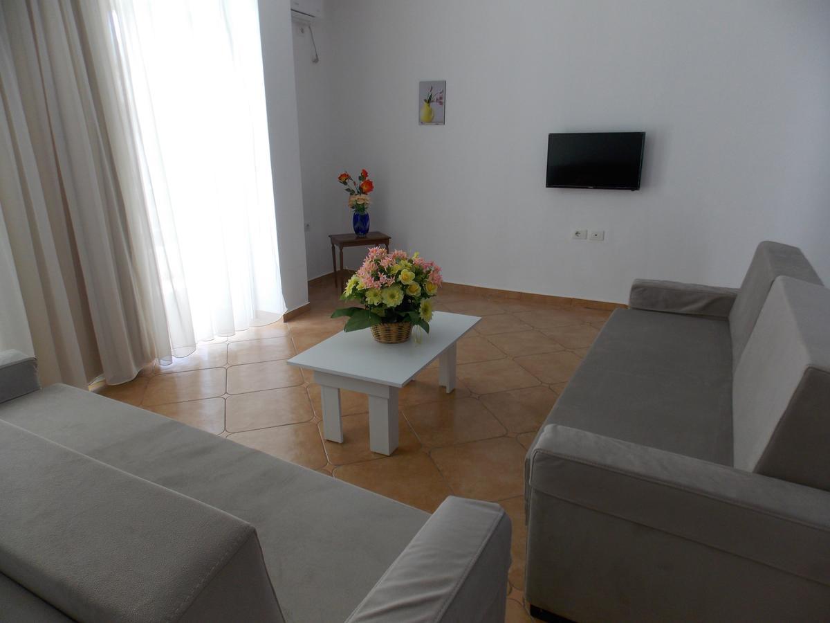 Zeta'S Apartments Sarande Exterior photo